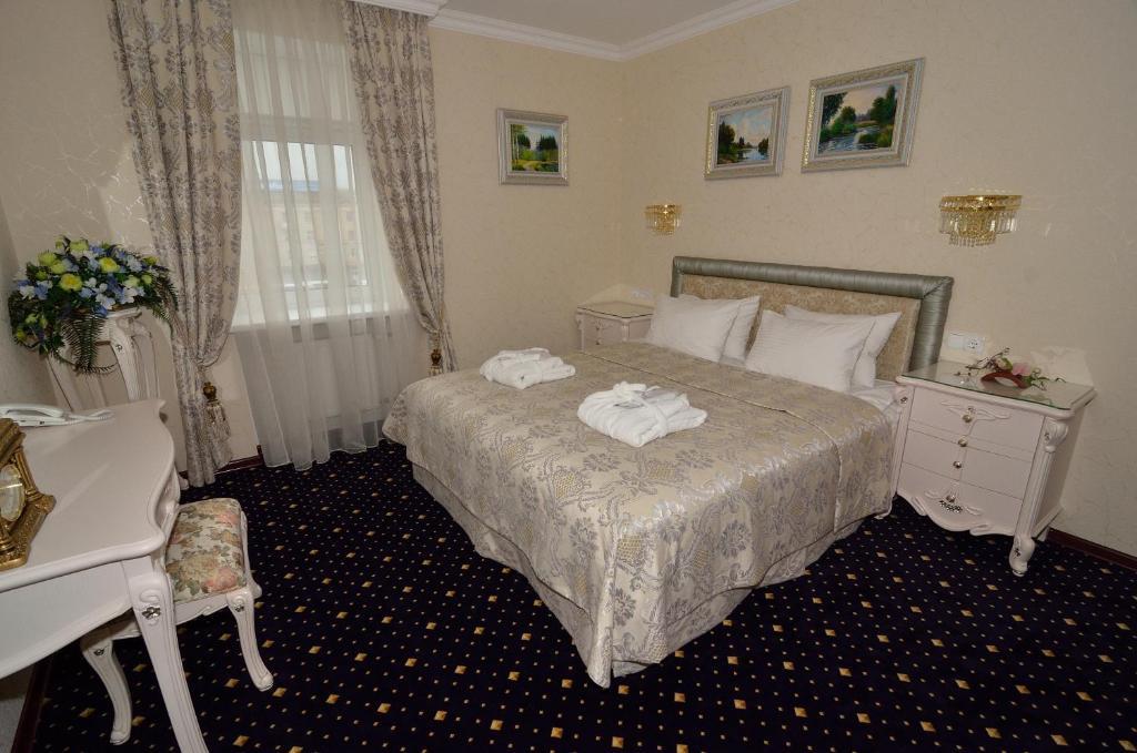 Hotel Ukraine Rivne Bagian luar foto